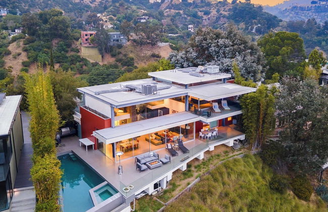 Hollywood Overlook by Avantstay Private Pool + Hot Tub Panoramic Views - Photo 1