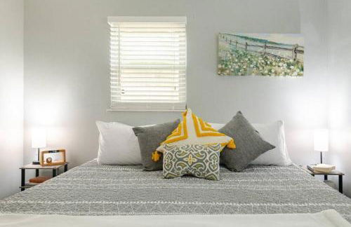 Private Ranch- Entire Home - Hot Tub - Pets & Kids Welcome - King Bed - Fenced Backyard - Free WiFi - Foto 48