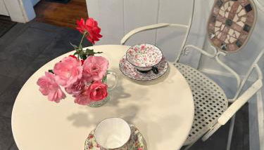 New Leeds listing Near Graces diner and Hudson! - Foto 3