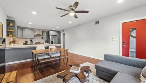 Mid-century home in Zilker with a backyard - Foto 4