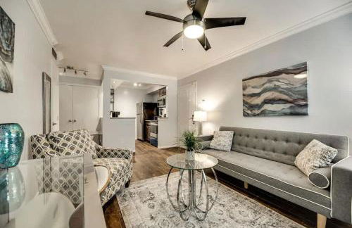 1BD Condo South Irving I28 - Foto 5