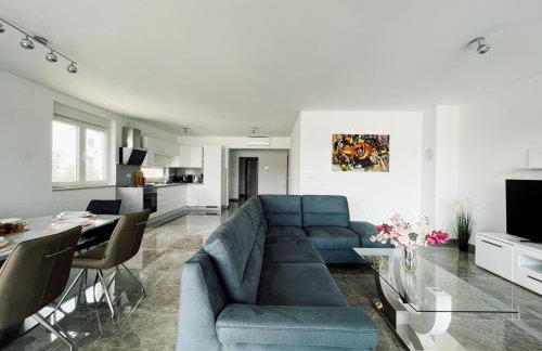 SeaScape Deluxe Residence - Photo 36