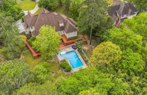 Elegant 5BR Retreat Pool & Yard - Foto 32