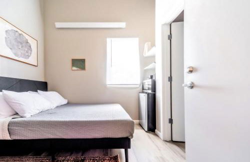 Cozy Micro Suite Unit 5 Sleeps 2 Minutes to Downtown - Foto 9