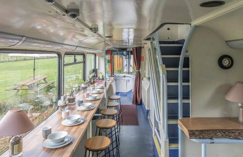 Double Decker Bus on an Alpaca Farm Sleeps 8 - Foto 56