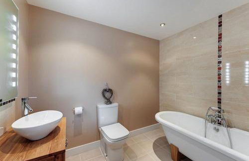 Willow Lodge, Hot Tub, Woodburner - Foto 17