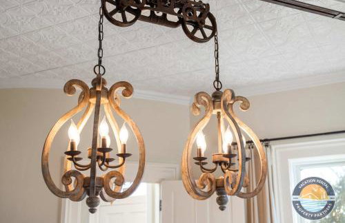 Historic 1868 Farmhouse Kettle Moraine Getaway - Foto 42