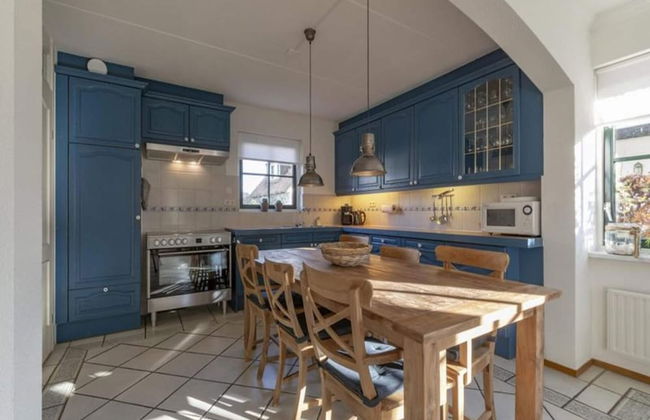 Beautifully Situated Luxury Villa on the Water - Foto 45