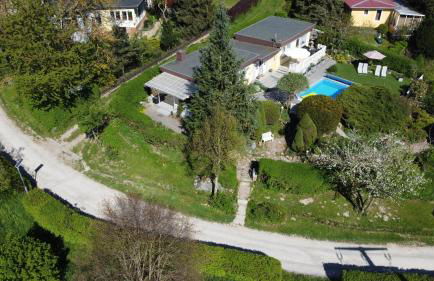 Idyllischer Ferienbungalow in ruhiger Lage mit Pool und großen Garten - Foto 44