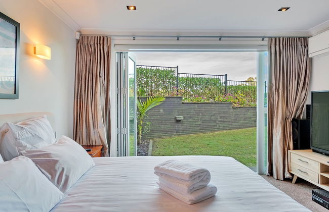 Elegant Sea-View Villa on the Northshore - Photo 10