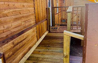 Golden Hour Getaway - Photo 25