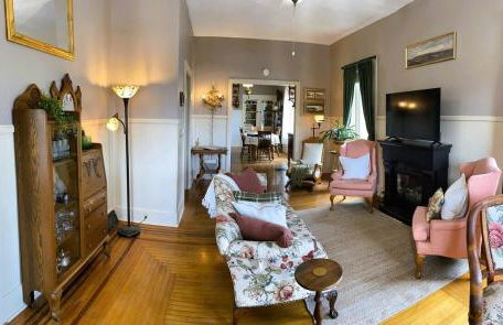 Historic Victorian Apartment - Foto 20