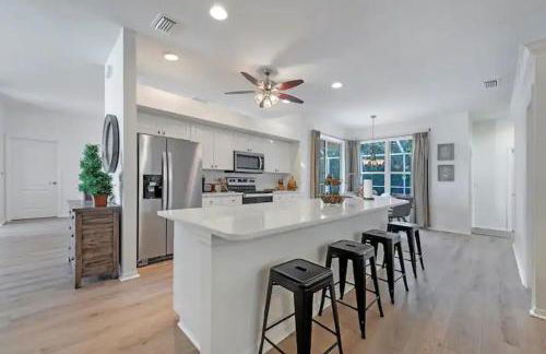 Paradise Escape Luxury Pool w/Game Room King Bed - Foto 5