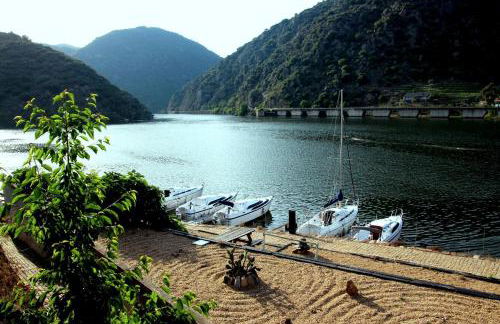 Douro Yacht Charter & Bungalows - Foto 6