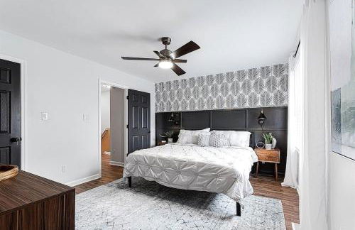 Lux Home-mins to Truist Park wKing pet friendly - Foto 33