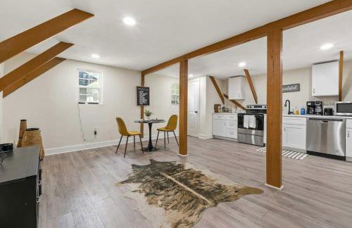 Modern Gem 2 Homes Rental Sleeps 10 - Foto 20