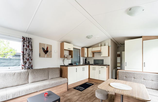 Relaxing Holiday Chalet by the Water in Grou - Foto 16