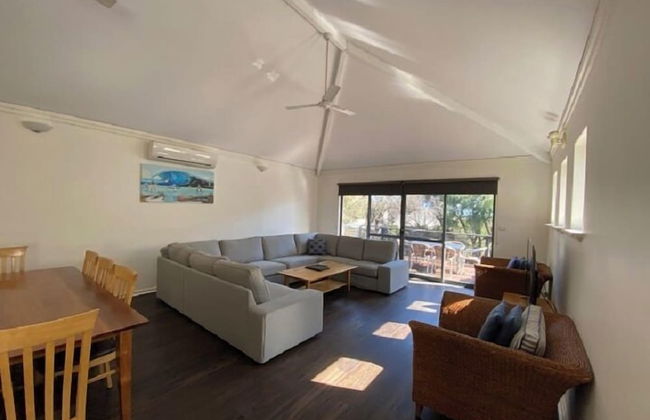 Margaret River Beach Apartments - Photo 35