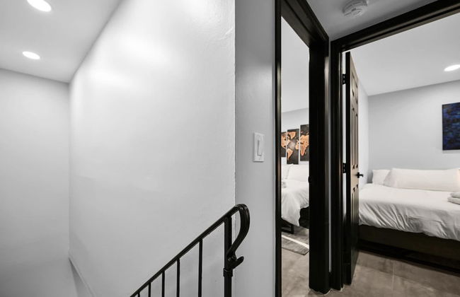 Escape to This Gorgeous new Wilton Manors Villa - Photo 17