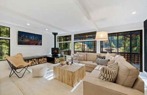 Relaxing Home Among The Redwoods - Dog-Friendly - Photo 2