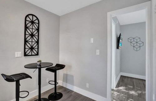 Rustic Retreats Spacious 1BR For 4 guests In The Heart of Fort Lauderdale - Foto 8