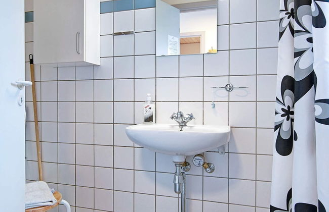 4 Person Holiday Home in Gudhjem-by Traum - Foto 11