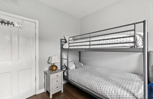 Cosy 2-BDR Apartment & 15 minutes to Edinburgh by train & Free Parking - Foto 7