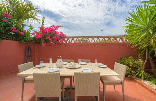 Beautiful Frontline beach Townhouse - Photo 16