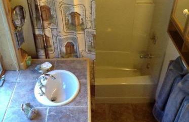 Montana Mountain Glamping: Charming Log Cabin with a Private Hot Tub in Darby - Foto 12