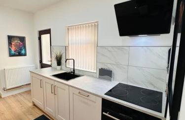 Cosy Self-Contained Studio Near QE Hospital in Harborne - R4 - Photo 15