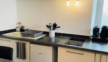 T2 Cosy avec jardin et parking gratuit à Troyes - Foto 2, stove, storage