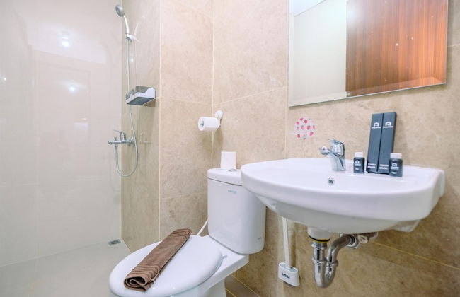 Well Designed 2Br Corner Transpark Cibubur Apartment - Foto 12