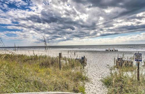 Walk to Ocean Surfside Beach Condo with Pool Access - Foto 27