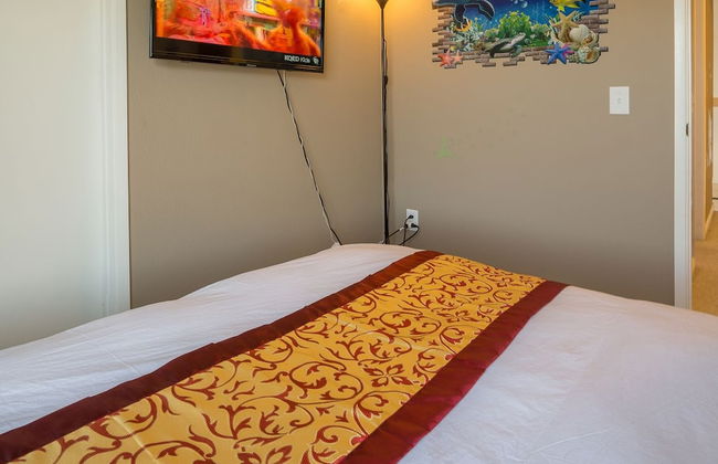 Sunny and Elegant Villa - Photo 6