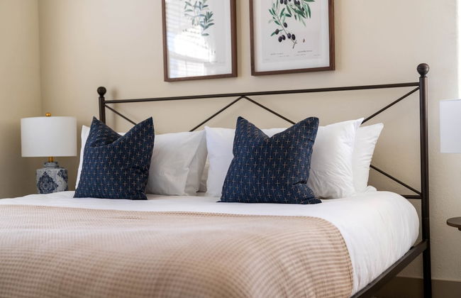 Fiano by Avantstay Centrally Located Haven w/ Stunning Courtyard & Pool Table - Foto 6