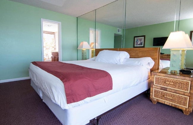 Palm Beach Waterfront Suites - Photo 21