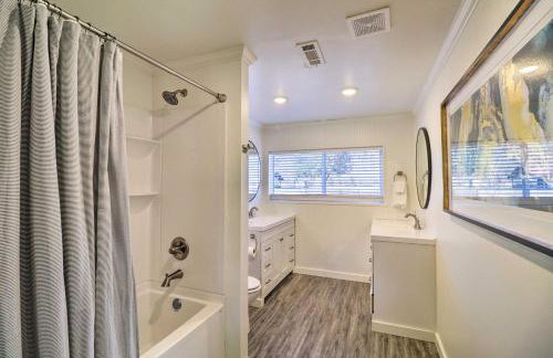 Fish House with Deck, Fire Pit and River Views - Foto 16