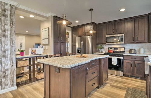 Lakefront Home with Deck, Fishing Dock and Canoe! - Foto 12