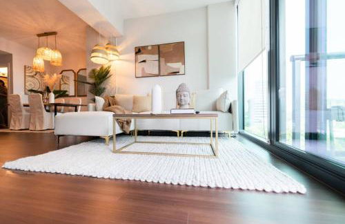 Buckhead High-Rise Retreat with Pool & Balcony - Foto 1