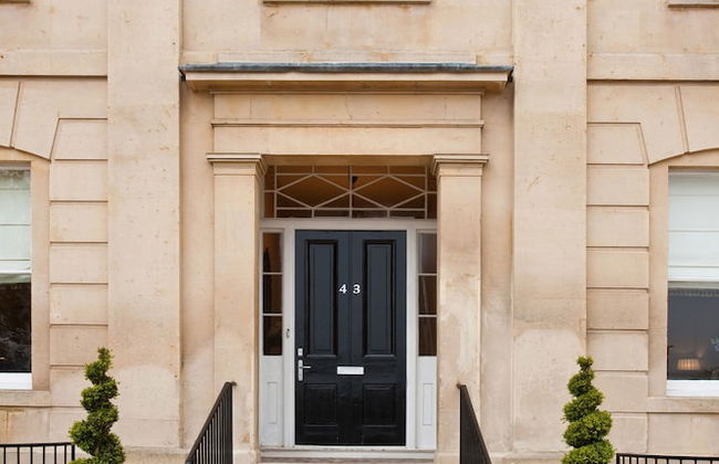 Portland Apartments - Photo 1