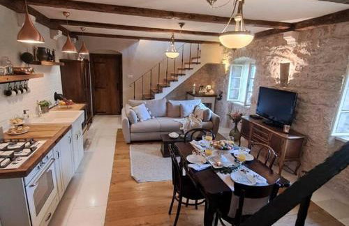 Stone House Lola - Two Bedroom Holiday Home - Photo 5