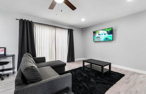 Chic 2-Bed Oasis Sleeps 6! Minutes From Strip! - Foto 2