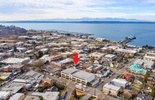 Downtown location Near the Beach Dog Friendly - Photo 58