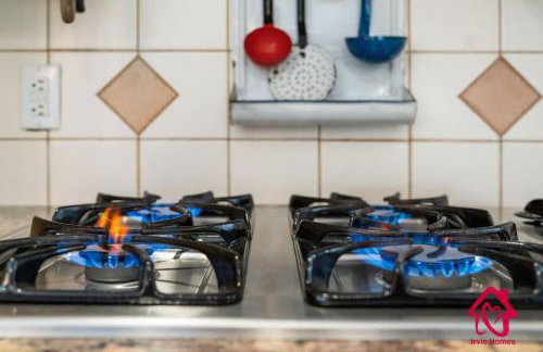 The Rose Garden Estate with Swim Spa - an Irvie Home - Foto 65