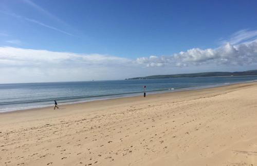 Luxury Villa with Beach Hut and Hot Tub - Photo 46