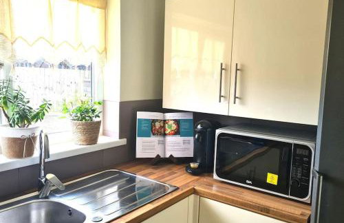The Art Gallery Guest House - Newport Cozy 3-Bedroom Home - Foto 23