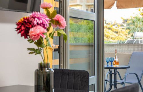 Panorama View Apt with Jacuzzi by 8essentially - Foto 15