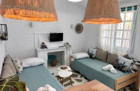 Unique Beachfront Cottage House - Private Garden - Foto 15