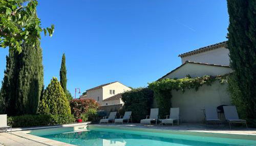 Villa Nicole avec piscine & jardin privés, parking dans le cœur du Luberon, proche Gordes, Roussillon, Goult, Bonnieux - Foto 2, sunbed