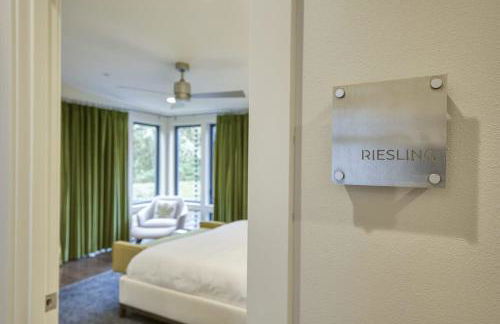 Green Acres - Serene Luxury Wine Country Retreat - Photo 30